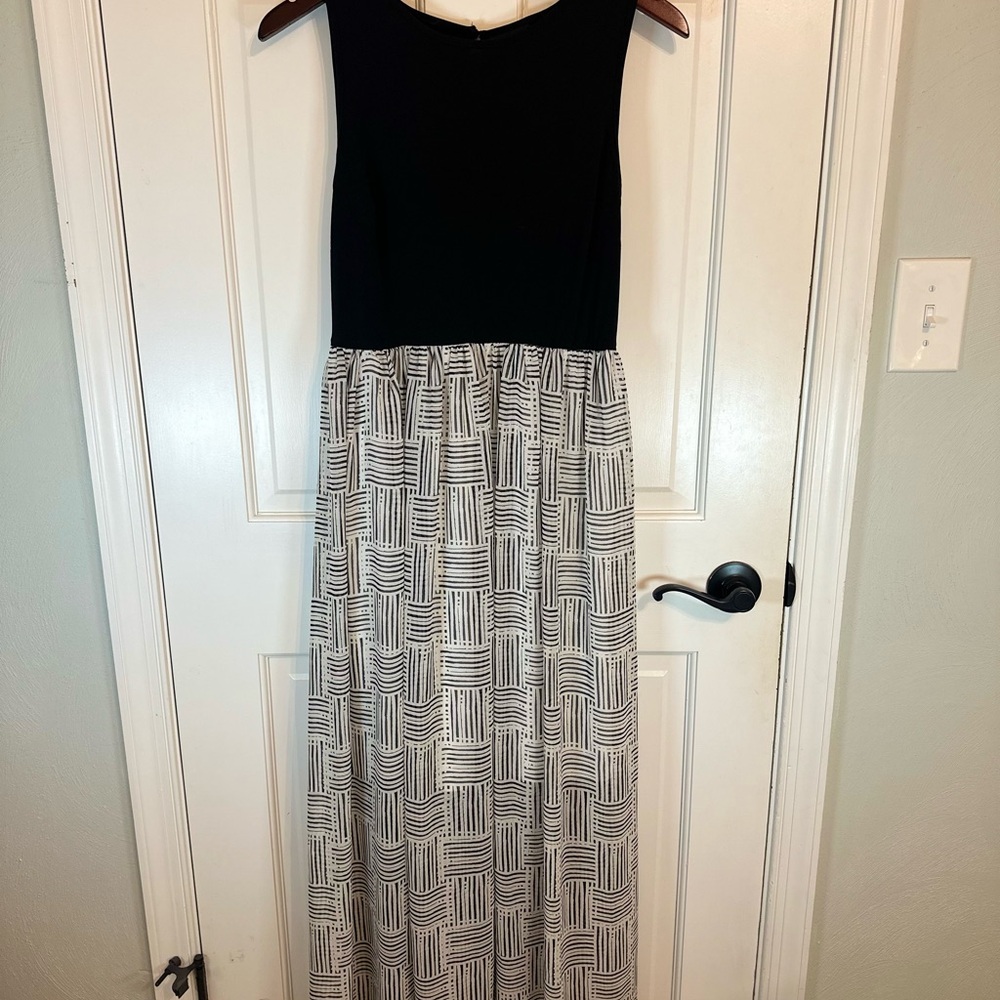Apt. 9 Black and White Geometric Maxi Dress Small